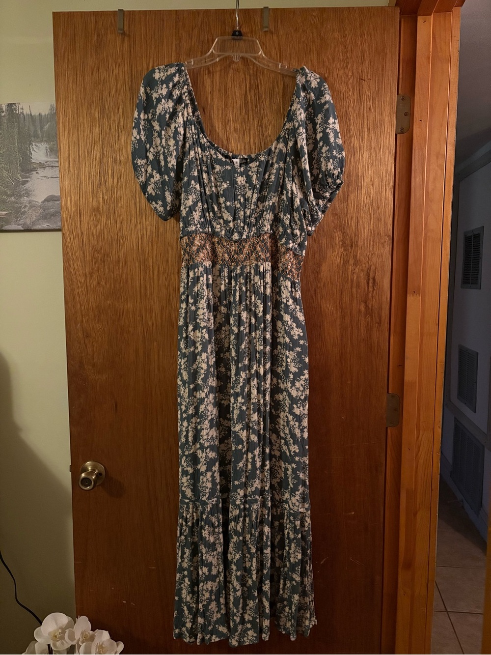 Black Tape_ Teal Floral Scoop-Neck Maxi Dress with Smocked Waist
